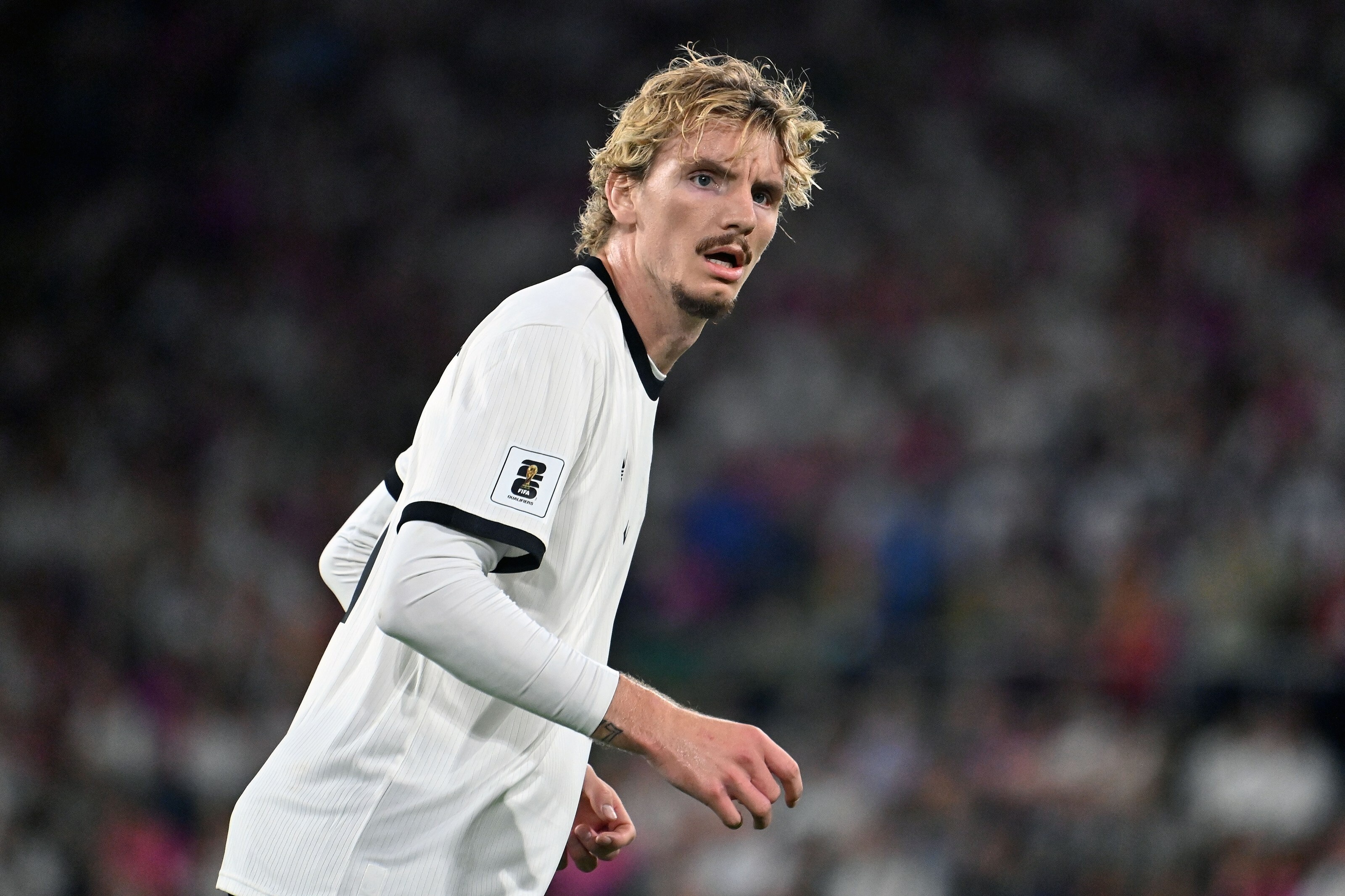 我会稍微为, 曼在接受采