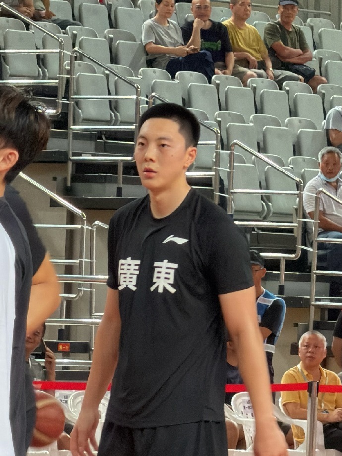 src, 篮进攻大旗, 人名单